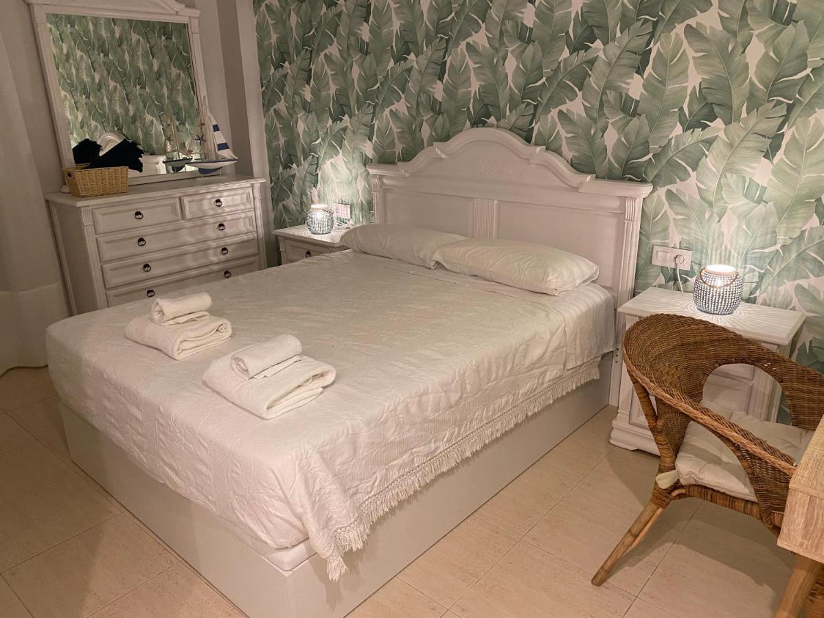 Apartment 1ªlinea-50m De Playa-210m2 Utiles-bbq Privada-vistas Al Mar-3 Terrazas